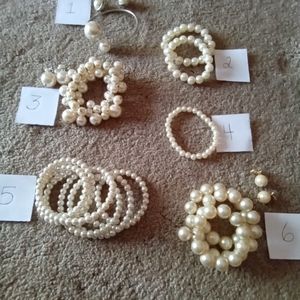 Very nice faux pearl bracelets
